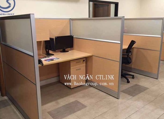 Vách ngăn bàn làm việc Gỗ Kính 03 nhân viên